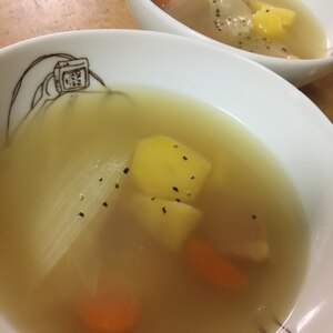 大きめ野菜のポトフ風スープ